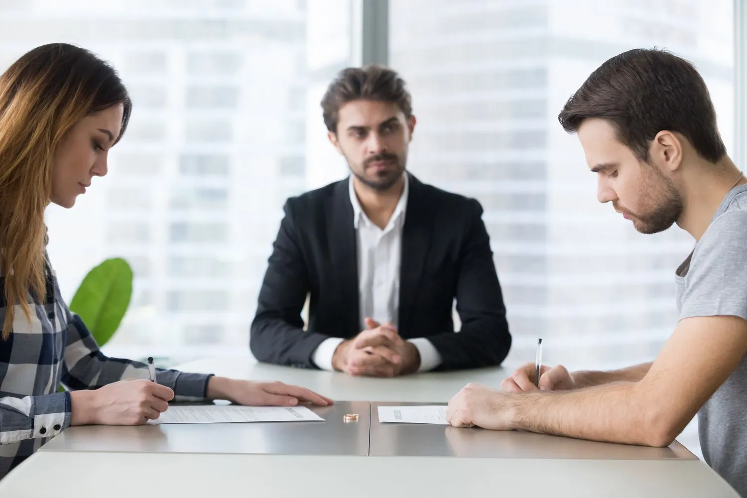 How EH Mediation Guides Couples Toward Fair and Balanced Outcomes Pershore